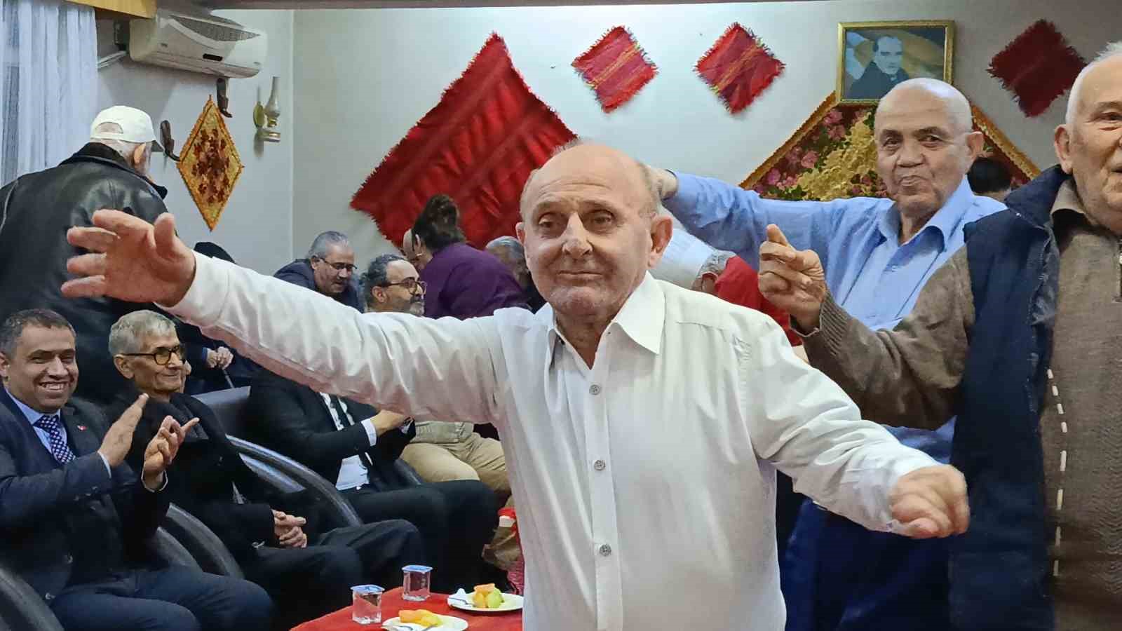 edirnede huzurevinde sira gecesi gonuller bir oldu yuzler guldu 3 DcPXWnM1
