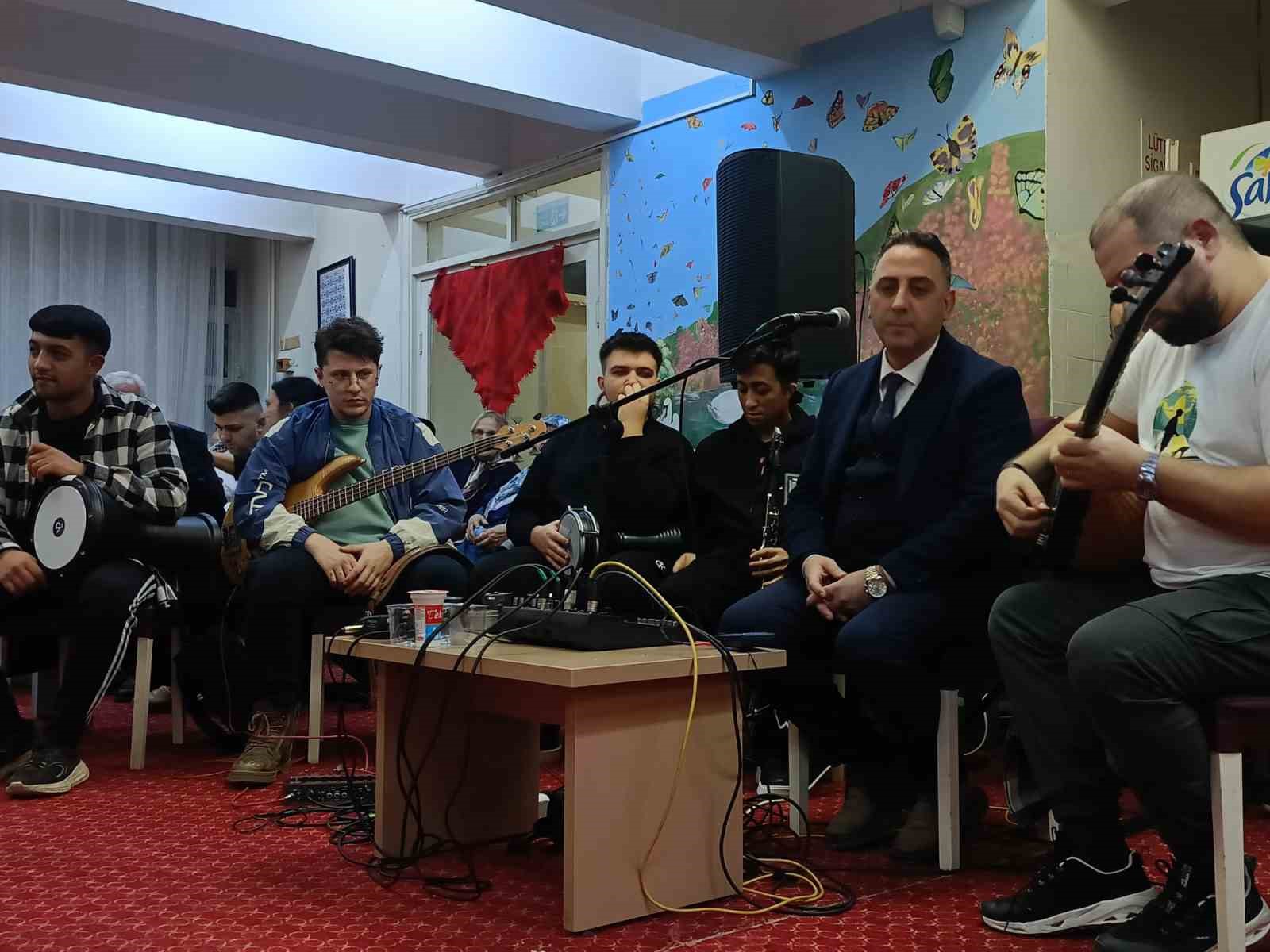 edirnede huzurevinde sira gecesi gonuller bir oldu yuzler guldu 4 FTt11gRE