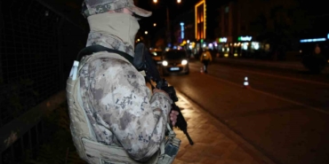 edirnede-huzurlu-sokaklar-uygulamasi-ruhsatsiz-tabanca-ele-gecirildi-15-sofore-178-bin-tl-ceza-1UecC8N3.jpg
