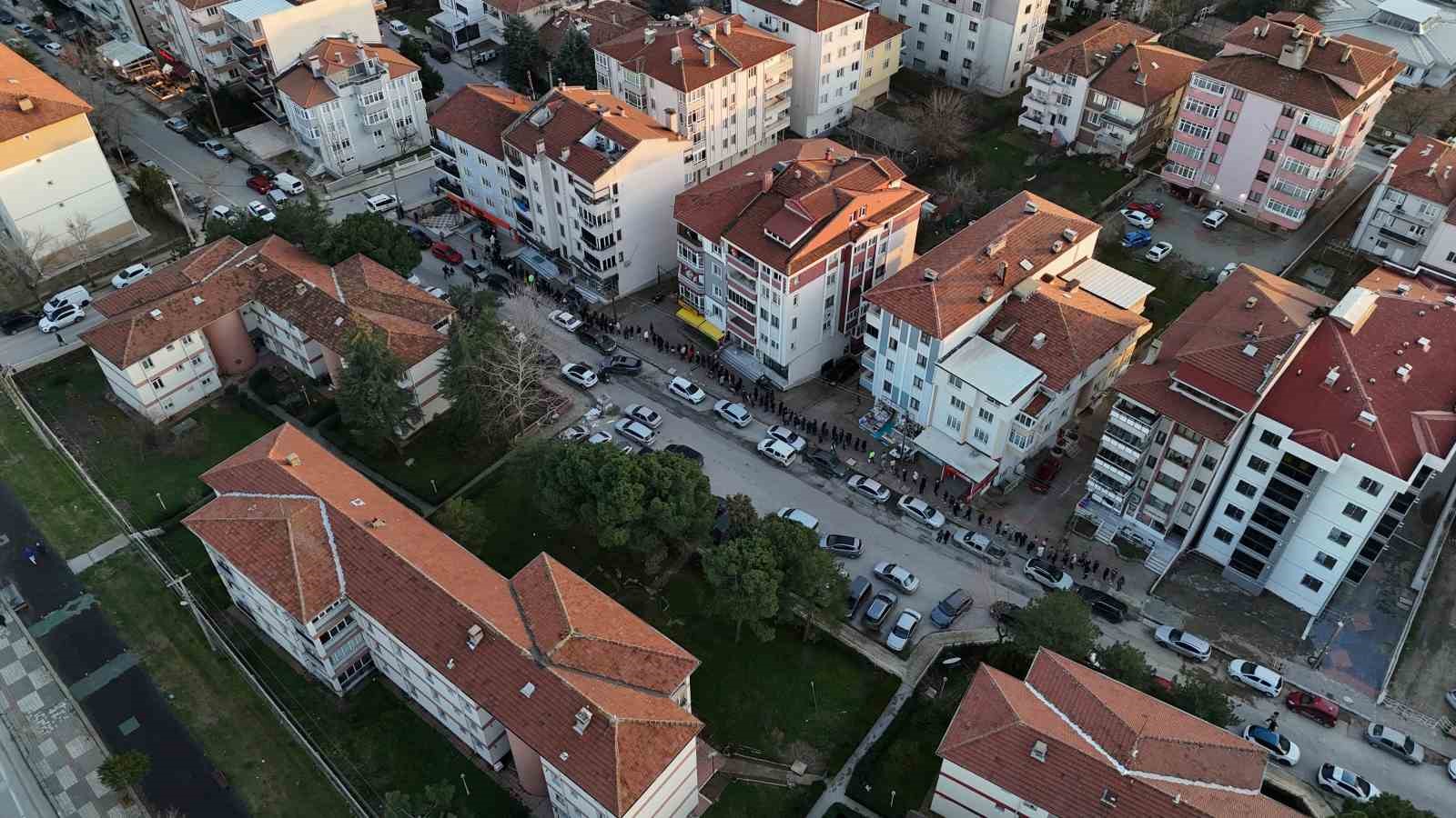 edirnede iftar oncesi pide kuyrugu firinlarin onu doldu tasti 2 pzNg4Tqw