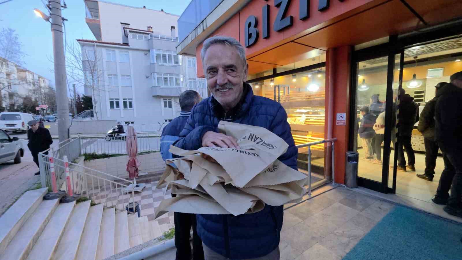 edirnede iftar oncesi pide kuyrugu firinlarin onu doldu tasti 5 5IAZRugW
