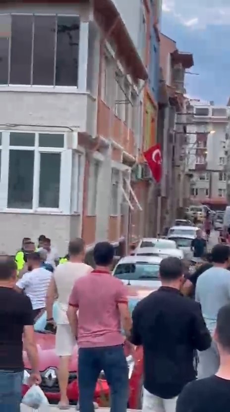 Edirne’de iki aile arasındaki kavgayı polis ayırdı 5 edirnede iki aile arasindaki kavgayi polis ayirdi 1