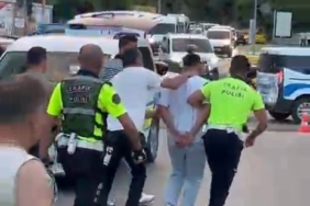 Uzungöl’e düşen çantayı kurtarmak için suya atlayan 2 Arap turistten 1’i kurtuldu, birisi kayıp 1 thumbnail