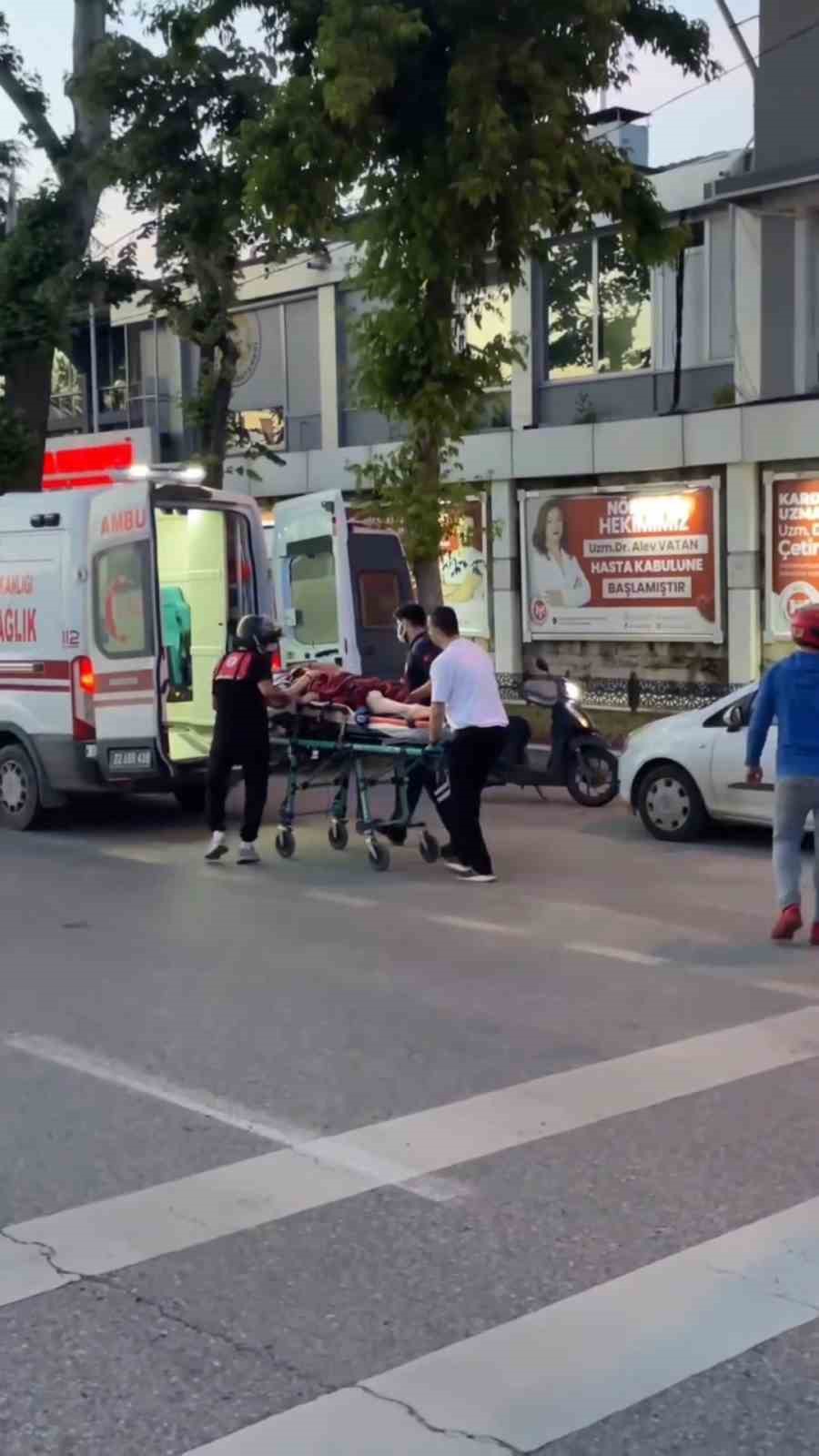 edirnede iki motosikletin carpistigi kazada 2 genc kiz yaralandi 1 VIPyUQ9X