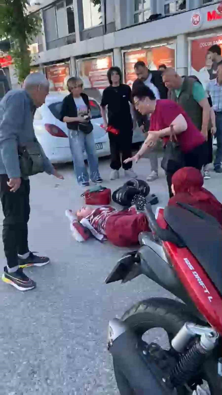 edirnede iki motosikletin carpistigi kazada 2 genc kiz yaralandi 3 dLMAka2Y
