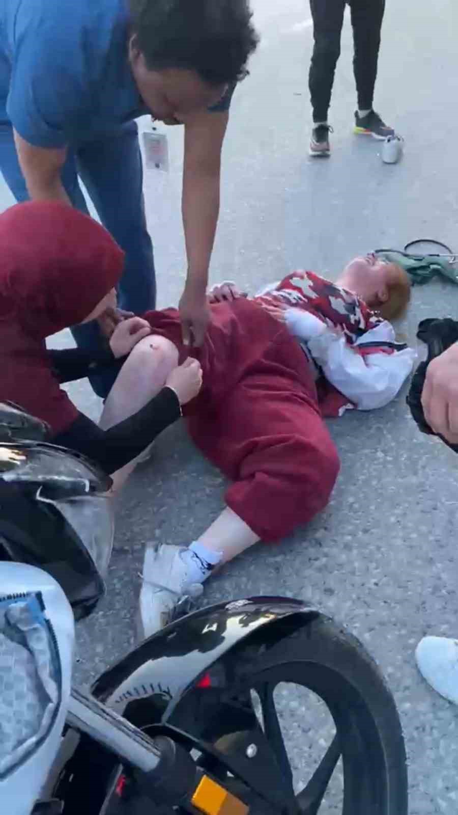 edirnede iki motosikletin carpistigi kazada 2 genc kiz yaralandi 4 Czja5s81