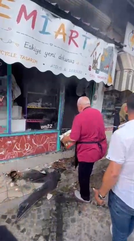 edirnede is yerinde cikan yangina kova ve hortumla mudahale 3 DPXrU3z2
