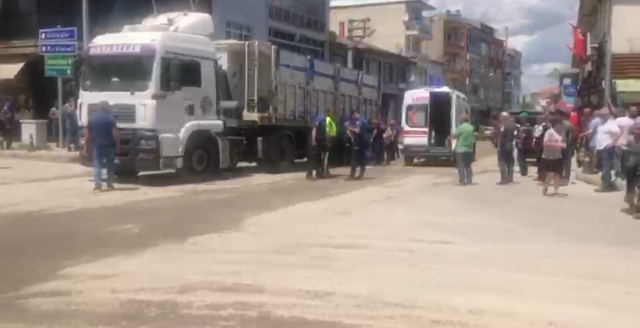 edirnede kamyonun carptigi yaya hayatini kaybetti 1 FLLphUmY