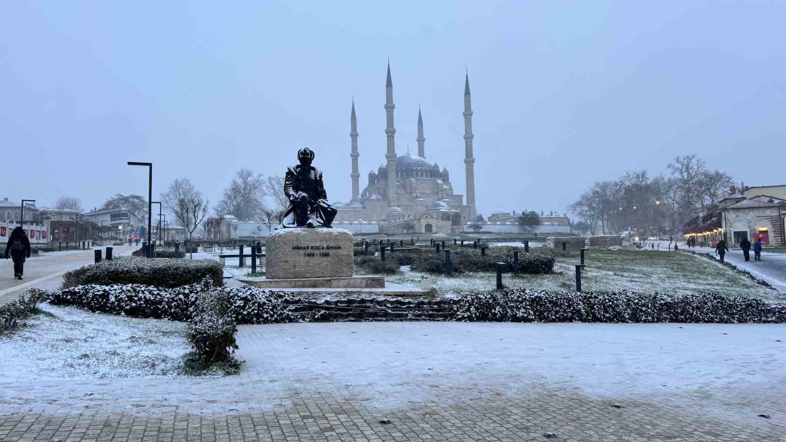 edirnede kar yagisi etkili oluyor 0 TWTL3T5U