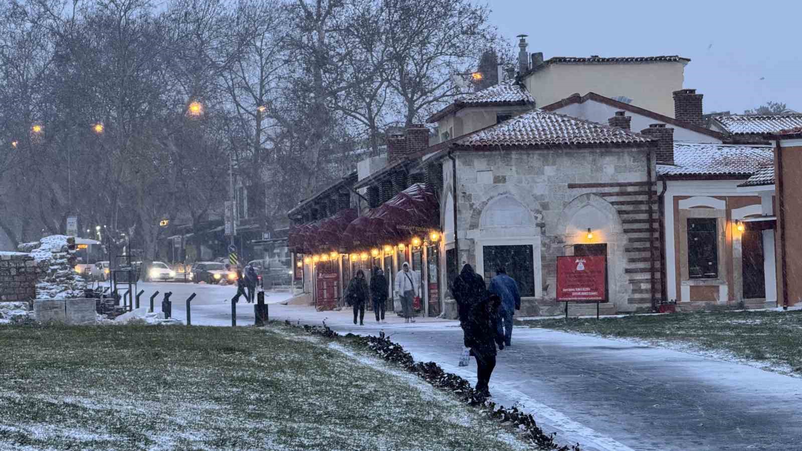 edirnede kar yagisi etkili oluyor 1 2mUVFTiF