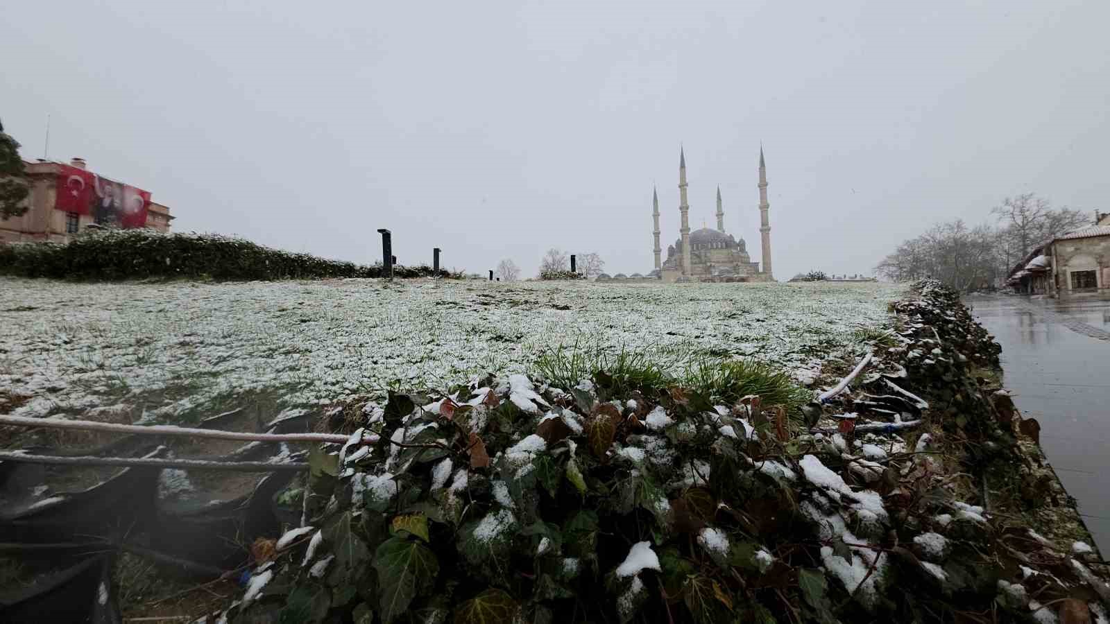 edirnede kar yagisi yeniden basladi 4 8DIaADgO
