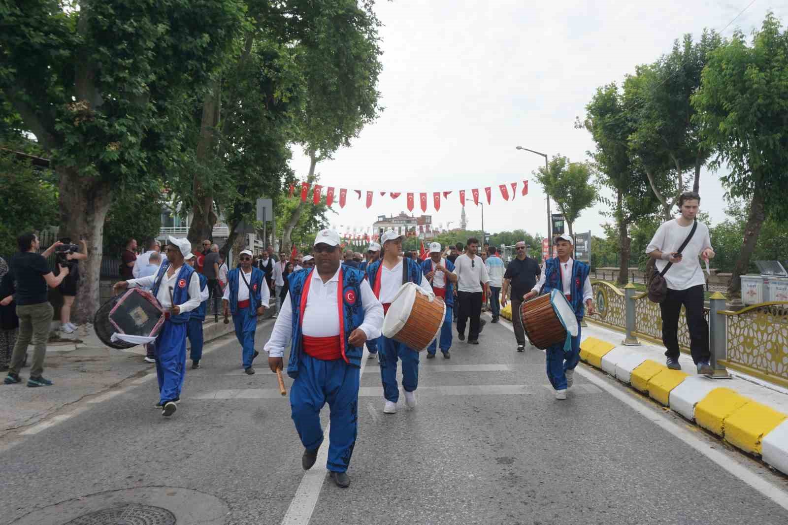 Edirne’de Kırkpınar’ın ağa karşılama geleneği bozulmadı 8 edirnede kirkpinarin aga karsilama gelenegi bozulmadi 4 zayHKeQX