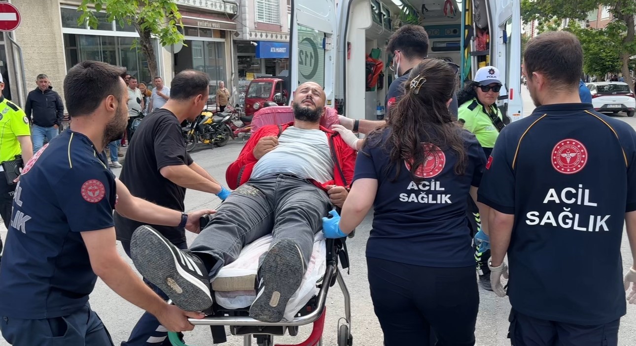 Edirne’de kontrolden çıkan panelvan park halindeki araçlara çarptı: 2 yaralı 9 edirnede kontrolden cikan panelvan park halindeki araclara carpti 2 yarali 5 OOFfytBM