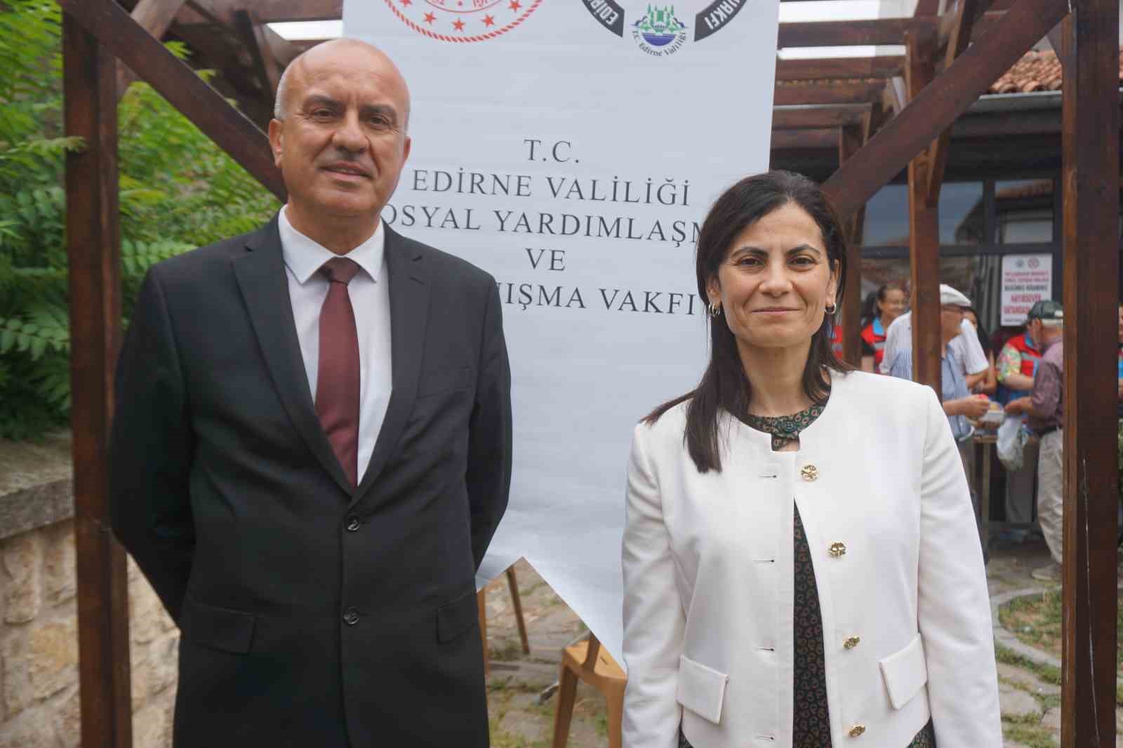 edirnede kurulan gonul sofrasinda dayanisma ornegi 2
