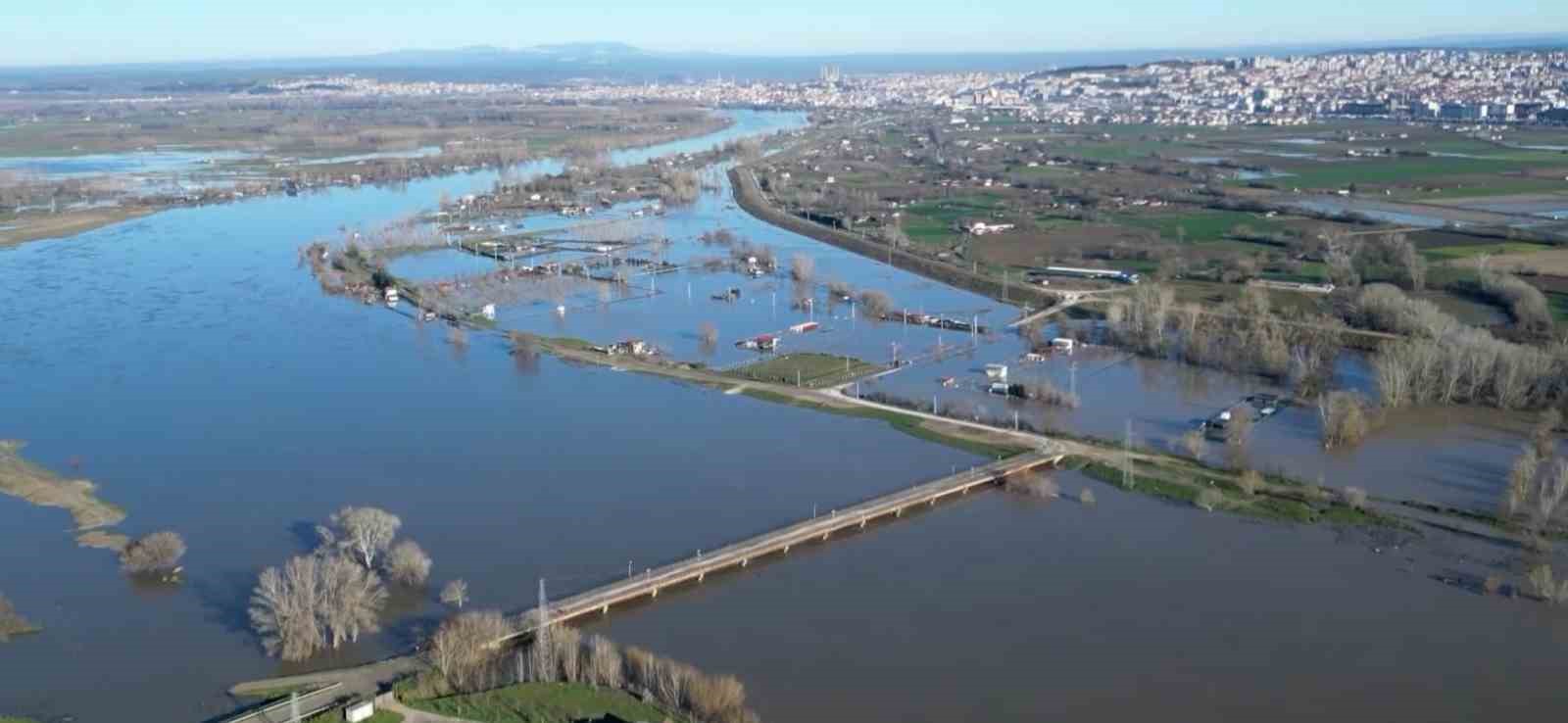 edirnede meric nehri tasti cok sayida hobi bahcesi su altinda kaldi 1 IdAw45EX