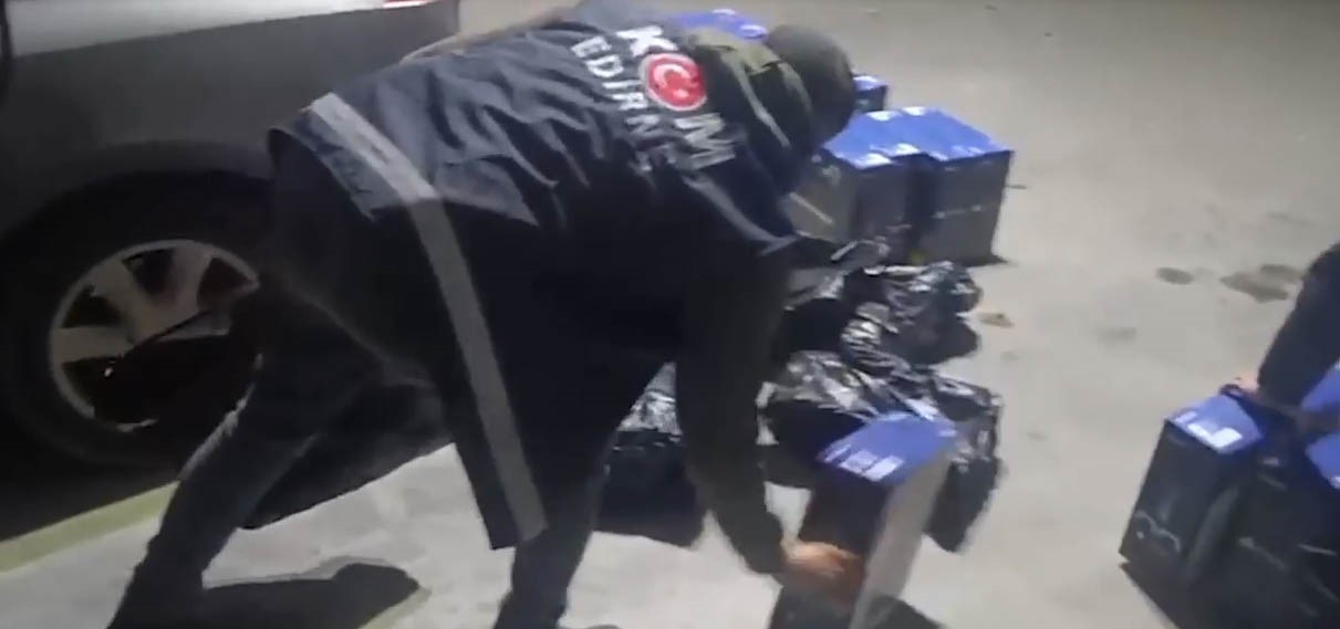 edirnede milyonluk kacak urunler polis operasyonuyla yakalandi 2 B7gVEqpi