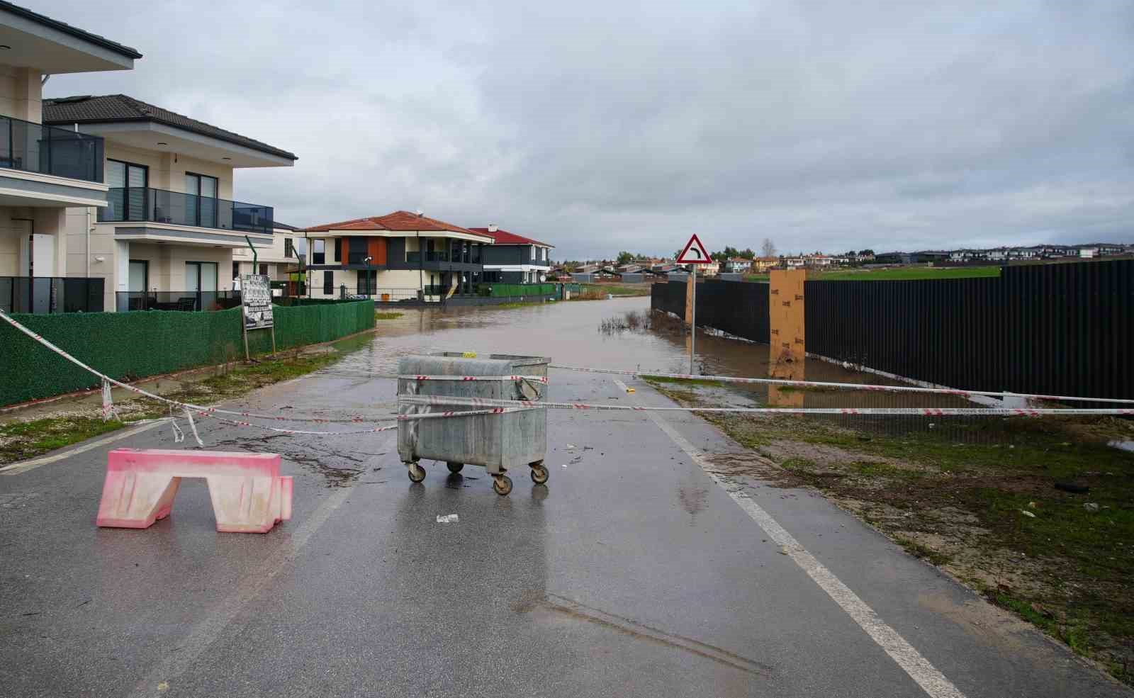 edirnede milyonluk villalar sular altinda kaldi 8 CdPg5zSm