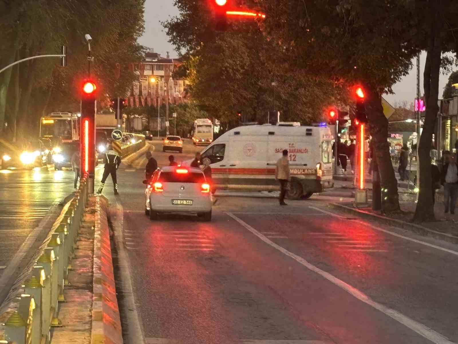edirnede motosiklet refuje carpti 2 yarali 4 W9ilCWkI