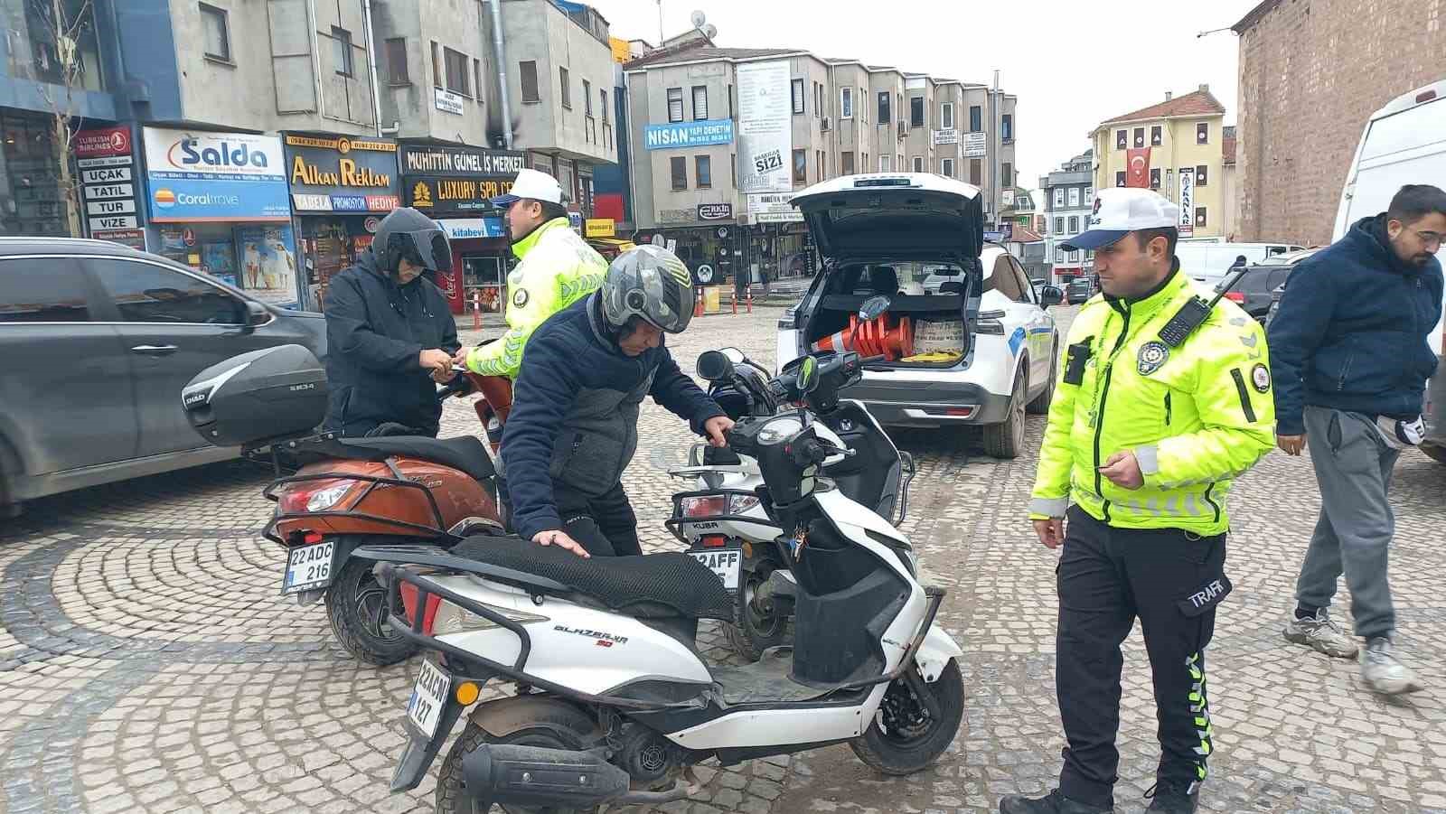 edirnede motosiklet suruculerine trafik denetimi 0 kzErkd4F