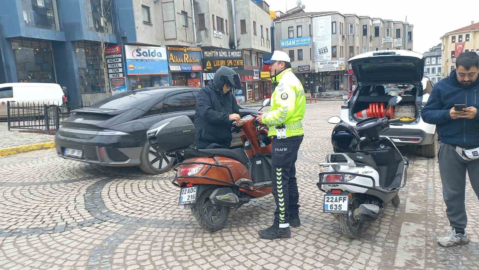 edirnede motosiklet suruculerine trafik denetimi 1 ze433JsC