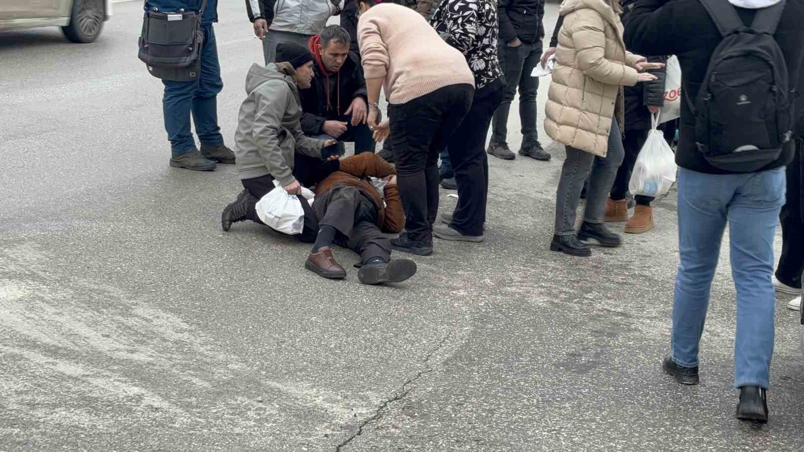 edirnede motosikletin yasli adama carpmasi kamerada 0 CLGjq32O