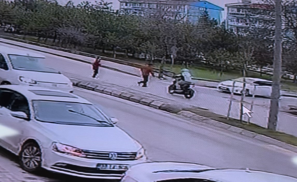 edirnede motosikletin yasli adama carpmasi kamerada 5 7Scas3p8