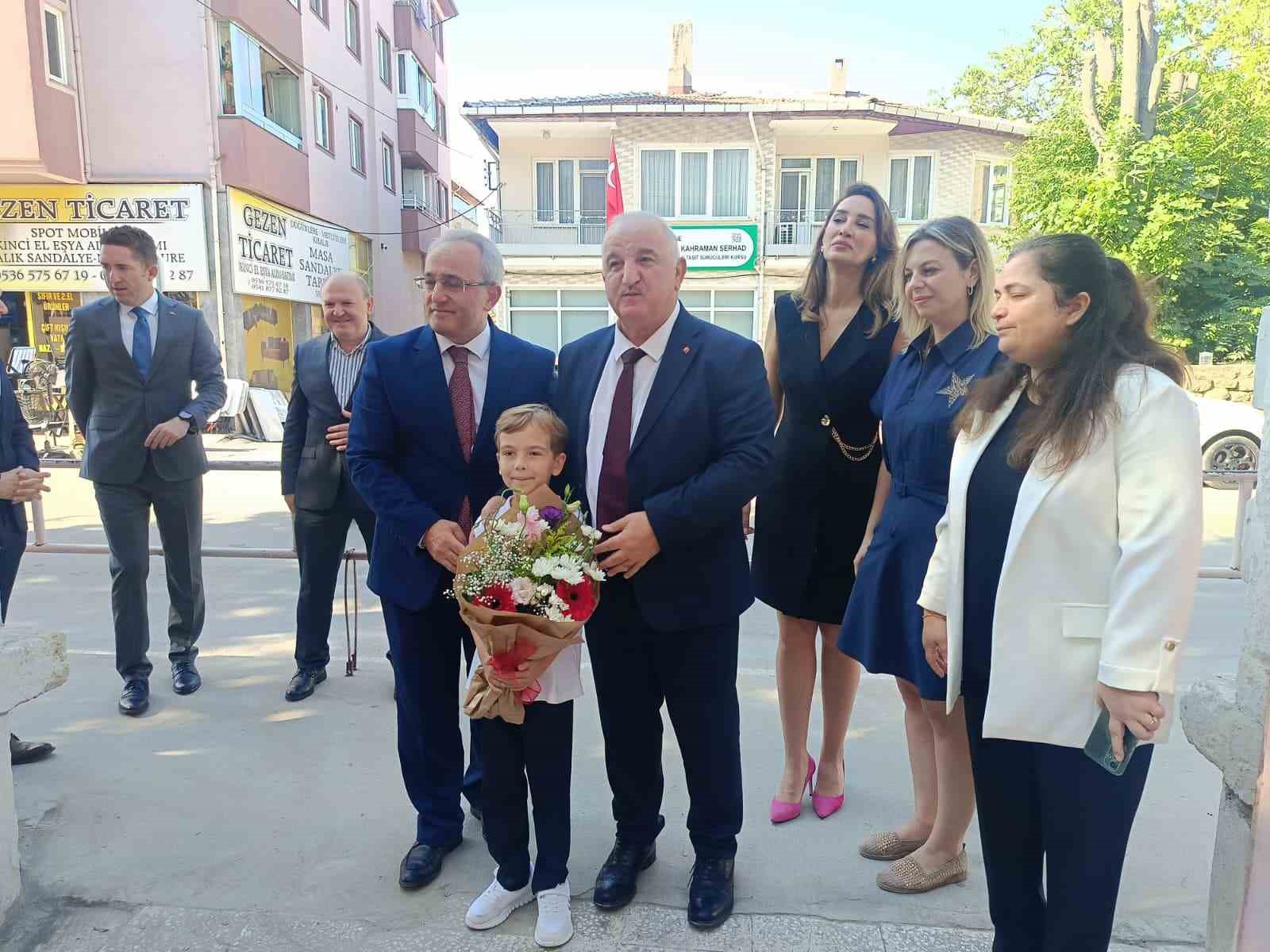edirnede ogrenciler karne sevinci yasadi 3 1ZPEhXP7