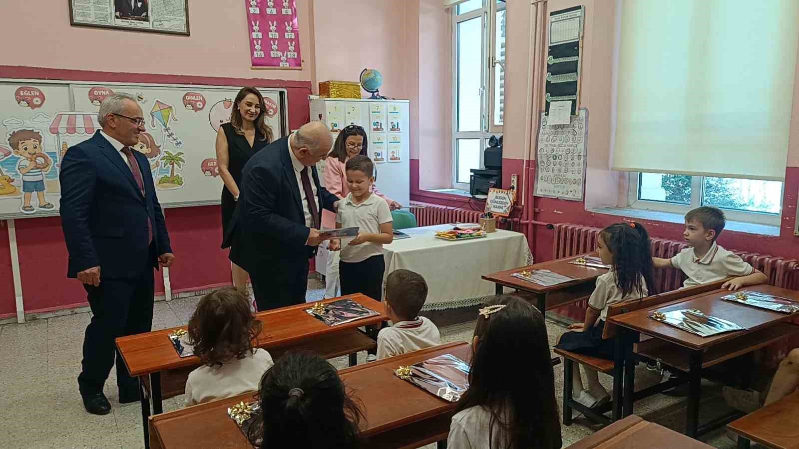 edirnede ogrenciler karne sevinci yasadi 4 a8UOHSYV