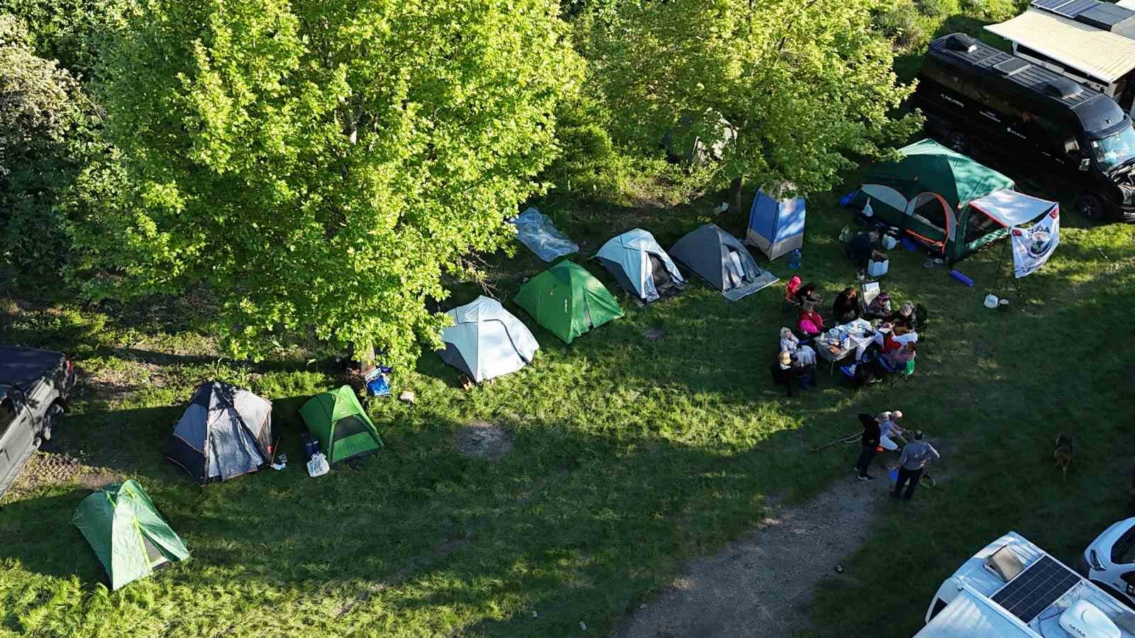 Edirne’de oteller doldu, ziyaretçiler çadır ve karavanlara yöneldi 6 edirnede oteller doldu ziyaretciler cadir ve karavanlara yoneldi 2 Vm4jGWsy