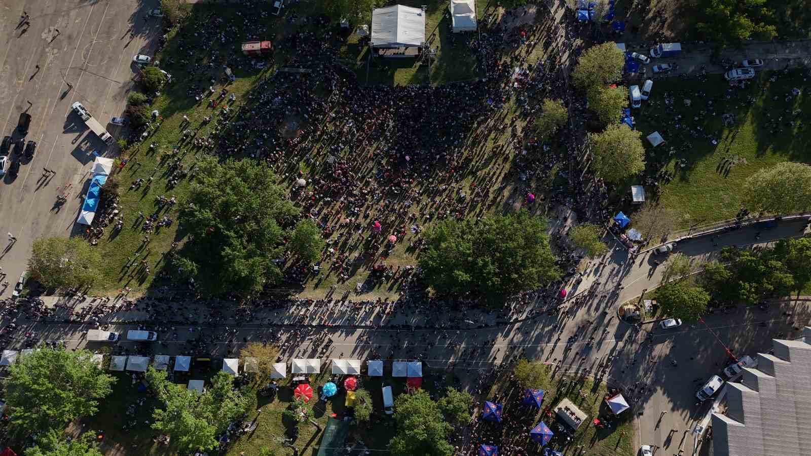 Edirne’de oteller doldu, ziyaretçiler çadır ve karavanlara yöneldi 10 edirnede oteller doldu ziyaretciler cadir ve karavanlara yoneldi 6 wKneZqHZ