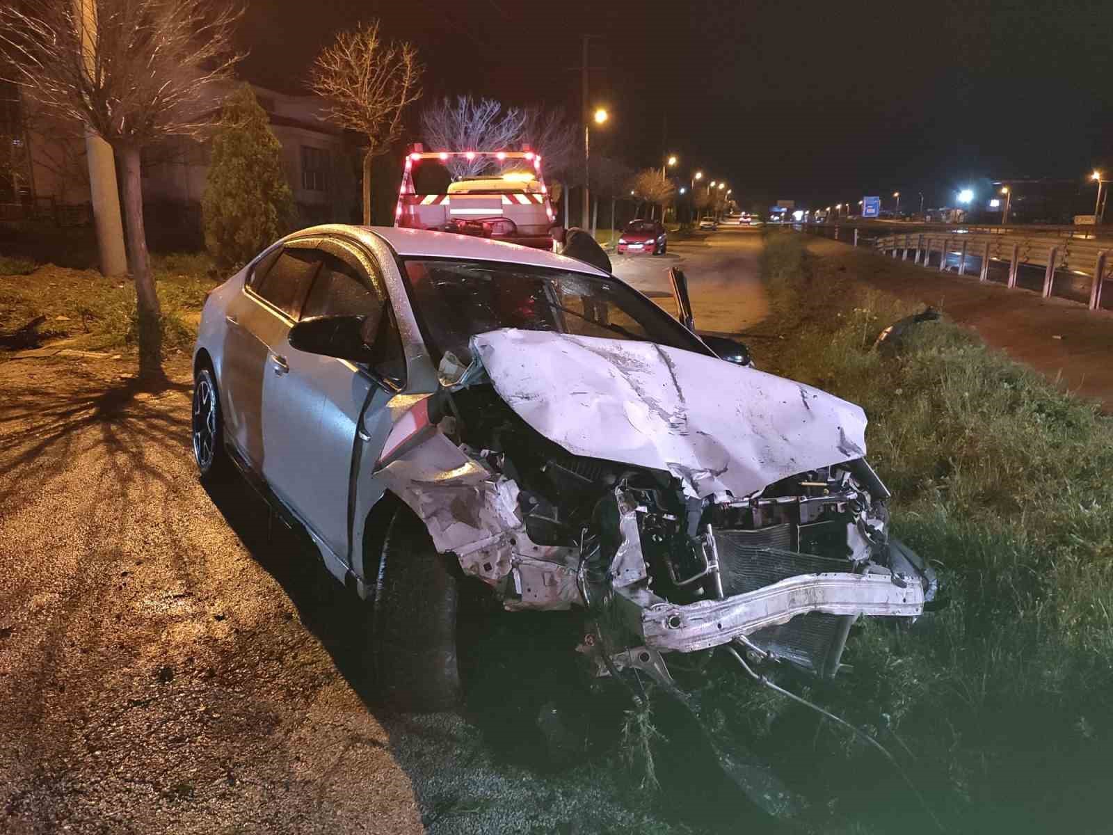 edirnede otomobil ile cipin carpistigi kazada 3 kisi yaralandi 1 JmgAqlR3