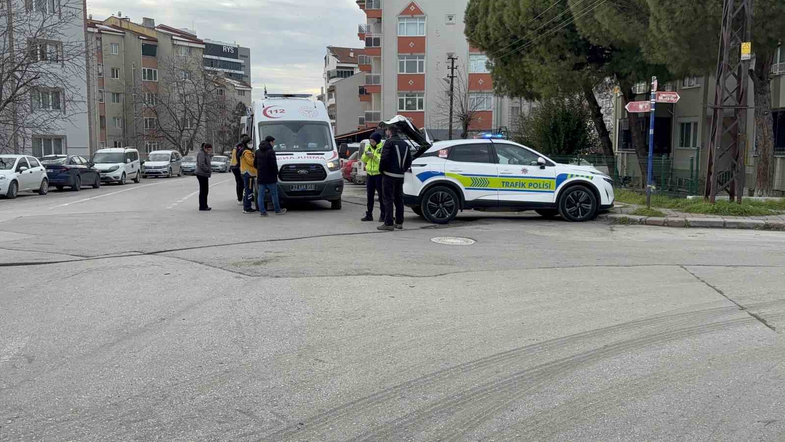 Edirne’de otomobil ile motosiklet çarpıştı: 1 yaralı 4 edirnede otomobil ile motosiklet carpisti 1 yarali 0 fdkwASYt
