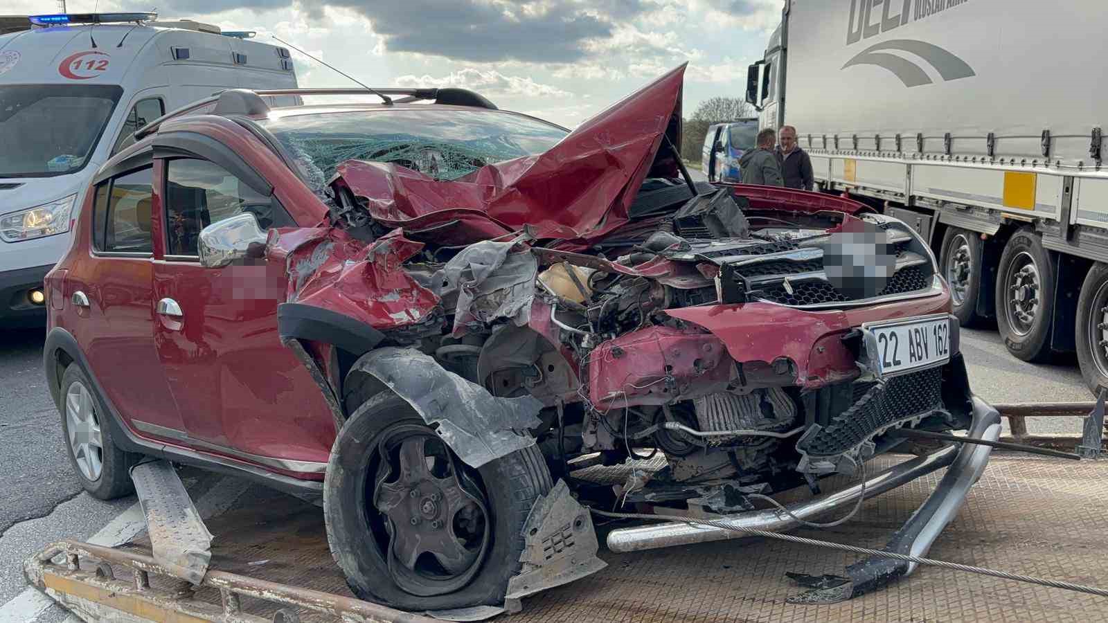 edirnede otomobil tira carpti 1 kisi yaralandi kaza ani kamerada 0 l6Ni7tVd