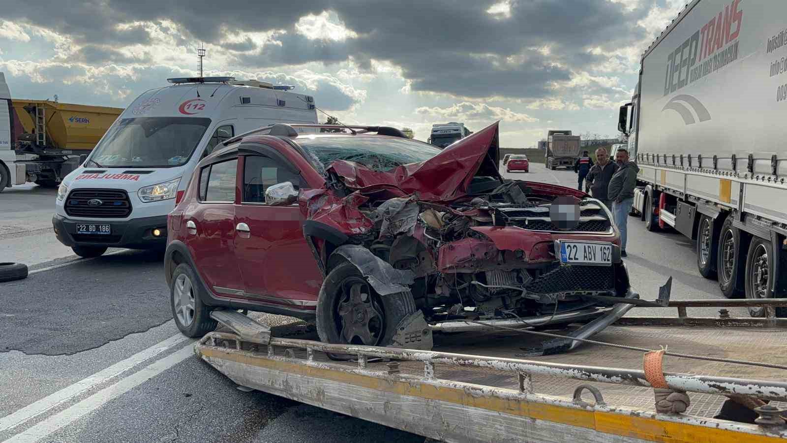 edirnede otomobil tira carpti 1 kisi yaralandi kaza ani kamerada 2