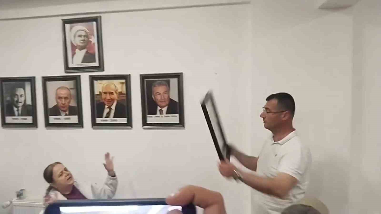 edirnede partililer chp il binasi onunde toplandi 1 Y6id27cc