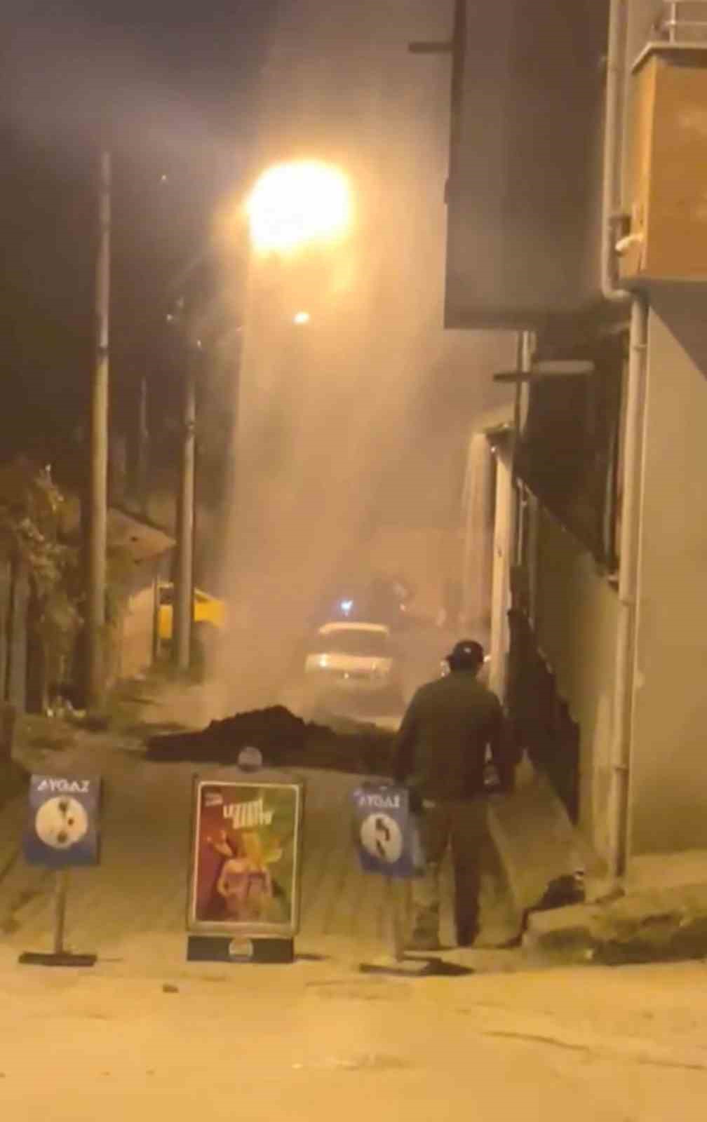 edirnede patlayan borudan fiskiran su metrelerce yuksege cikti 1 uYbWGGgE