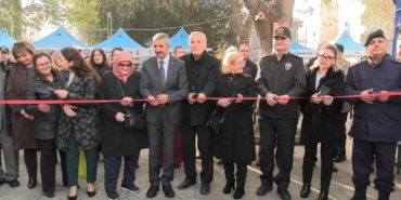 edirnede-polis-esleri-tek-yurek-oldu-tum-urunler-tukendi-MK7Exn83.jpg