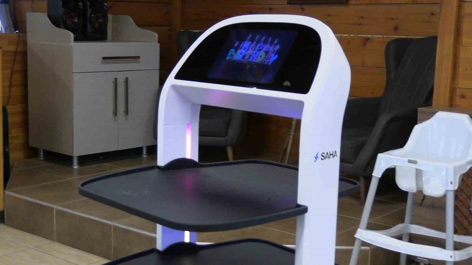 edirnede robot garson hizmete basladi musteriler memnun 3 TvYhf2Og