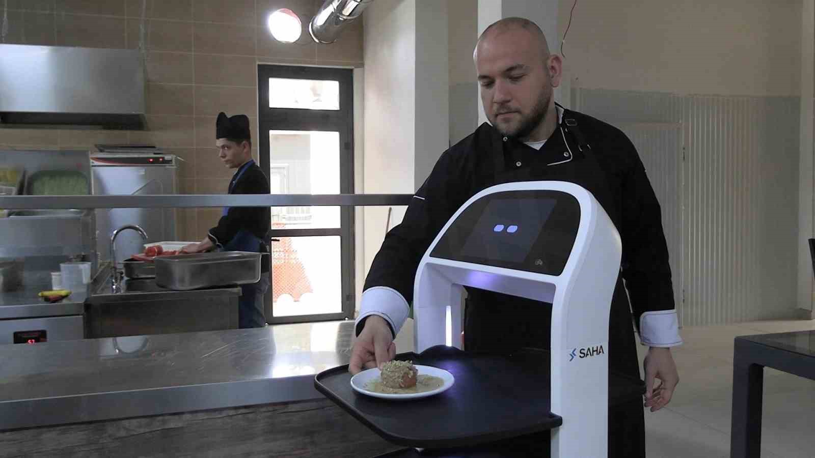 edirnede robot garson hizmete basladi musteriler memnun 5
