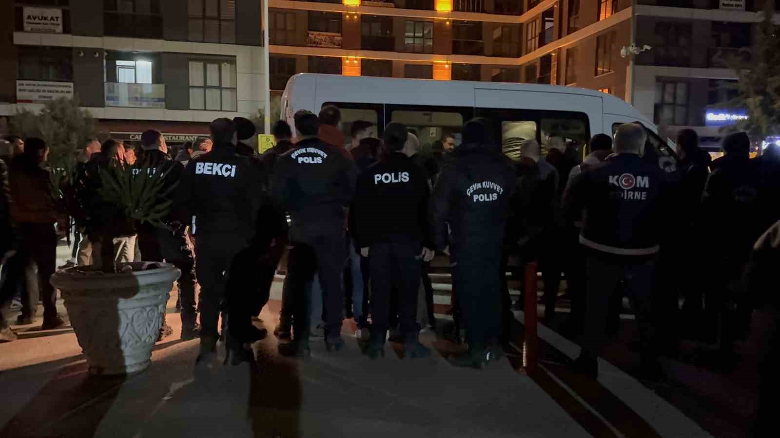 edirnede rusvet operasyonunda 4 supheli tutuklandi 0 3E9HTnV9