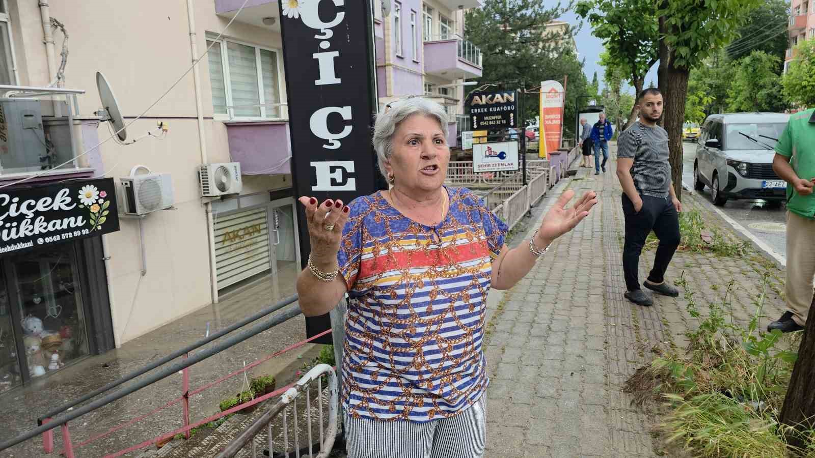 edirnede saganak ve dolu hayati felc etti is yerleri sular altinda kaldi 6 lPXDFq5a