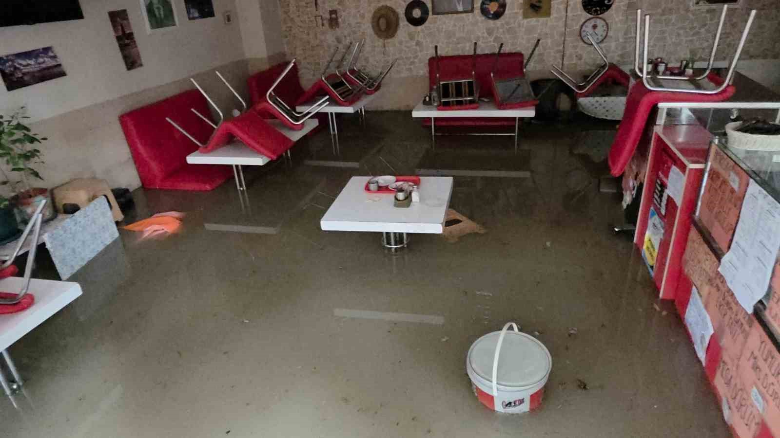 edirnede saganak ve dolu hayati felc etti is yerleri sular altinda kaldi 7 5svYibJz