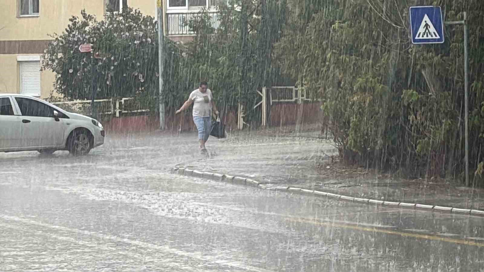 edirnede saganak yagis etkili oldu 0