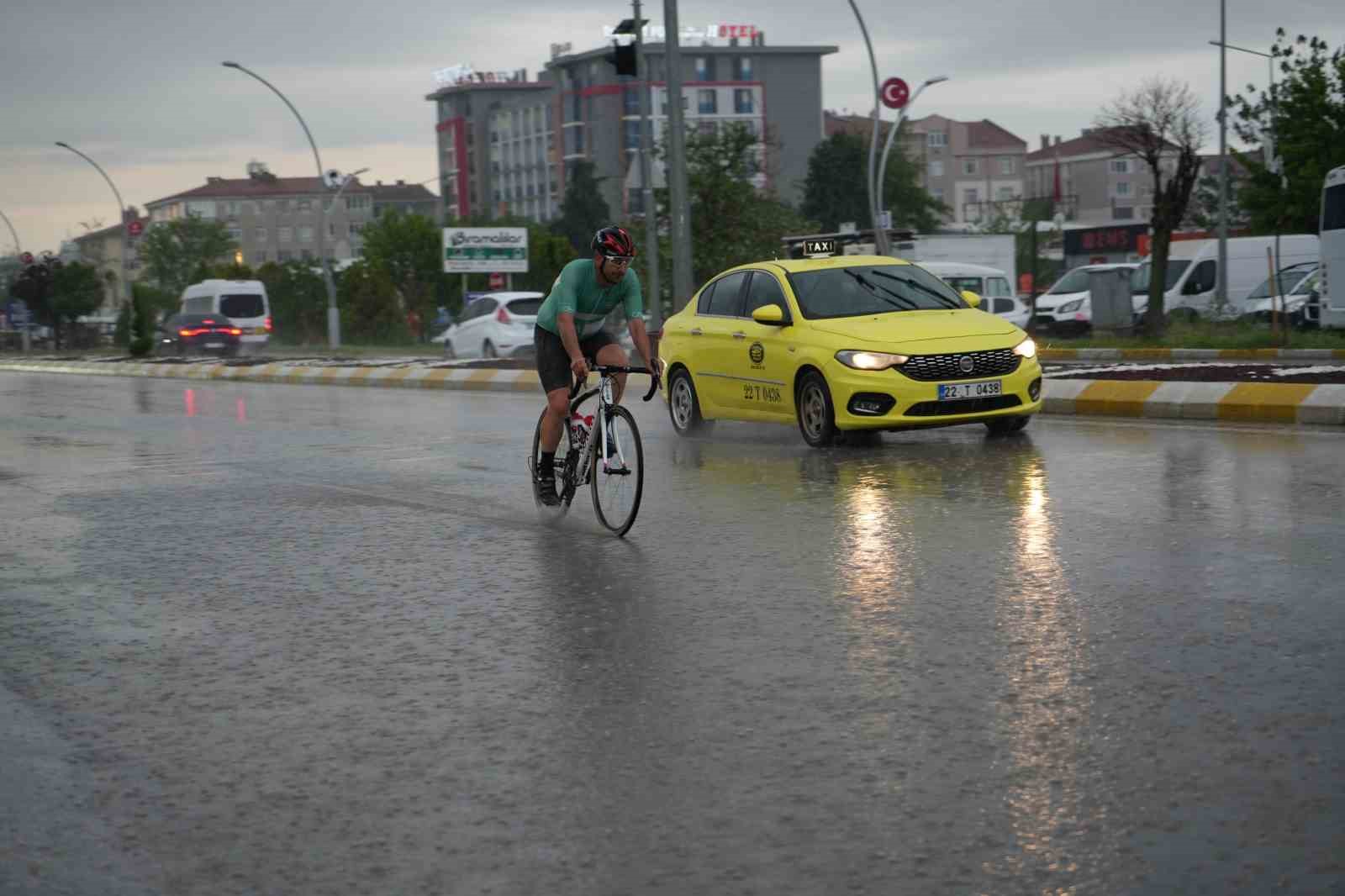 edirnede saganak yagis etkili oldu suruculer zor anlar yasadi 0 Vn7mEWys