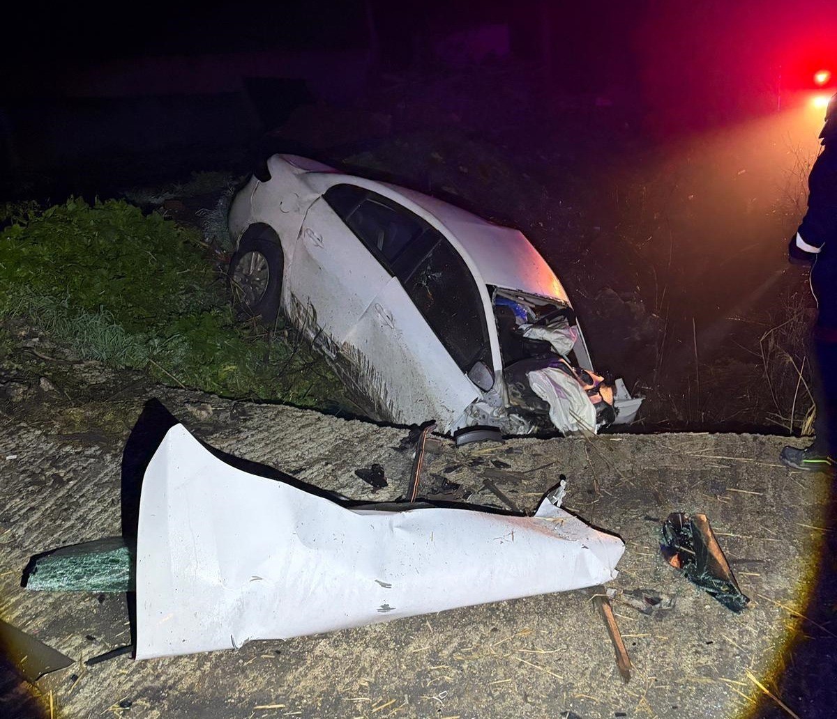 edirnede sarampole devrilen otomobildeki 2 kisi hayatini kaybetti 0 UbUBF1le