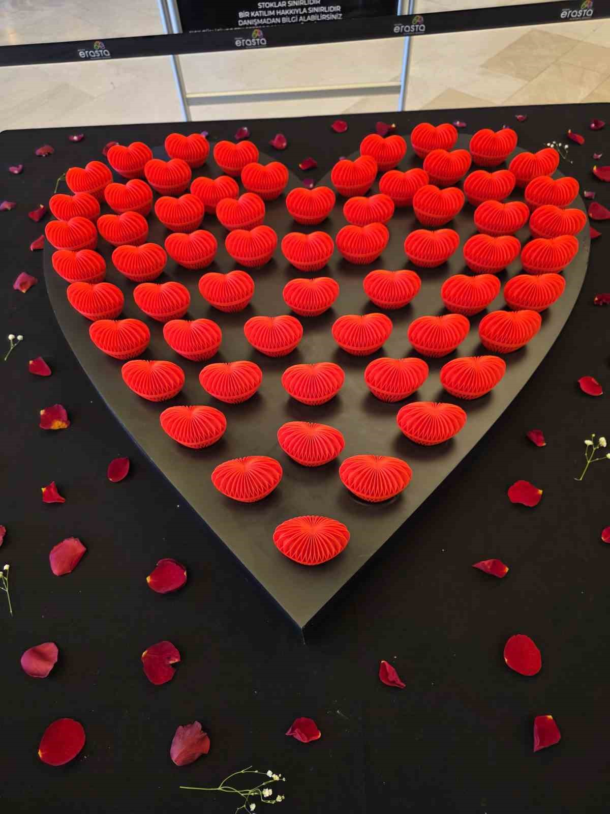 edirnede sevgililer gunu kalpli balon saticilarina yaradi 3 NpHlVqe4