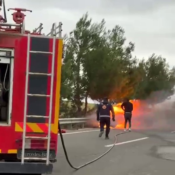 edirnede seyir halindeki otomobil alev alev yandi 1