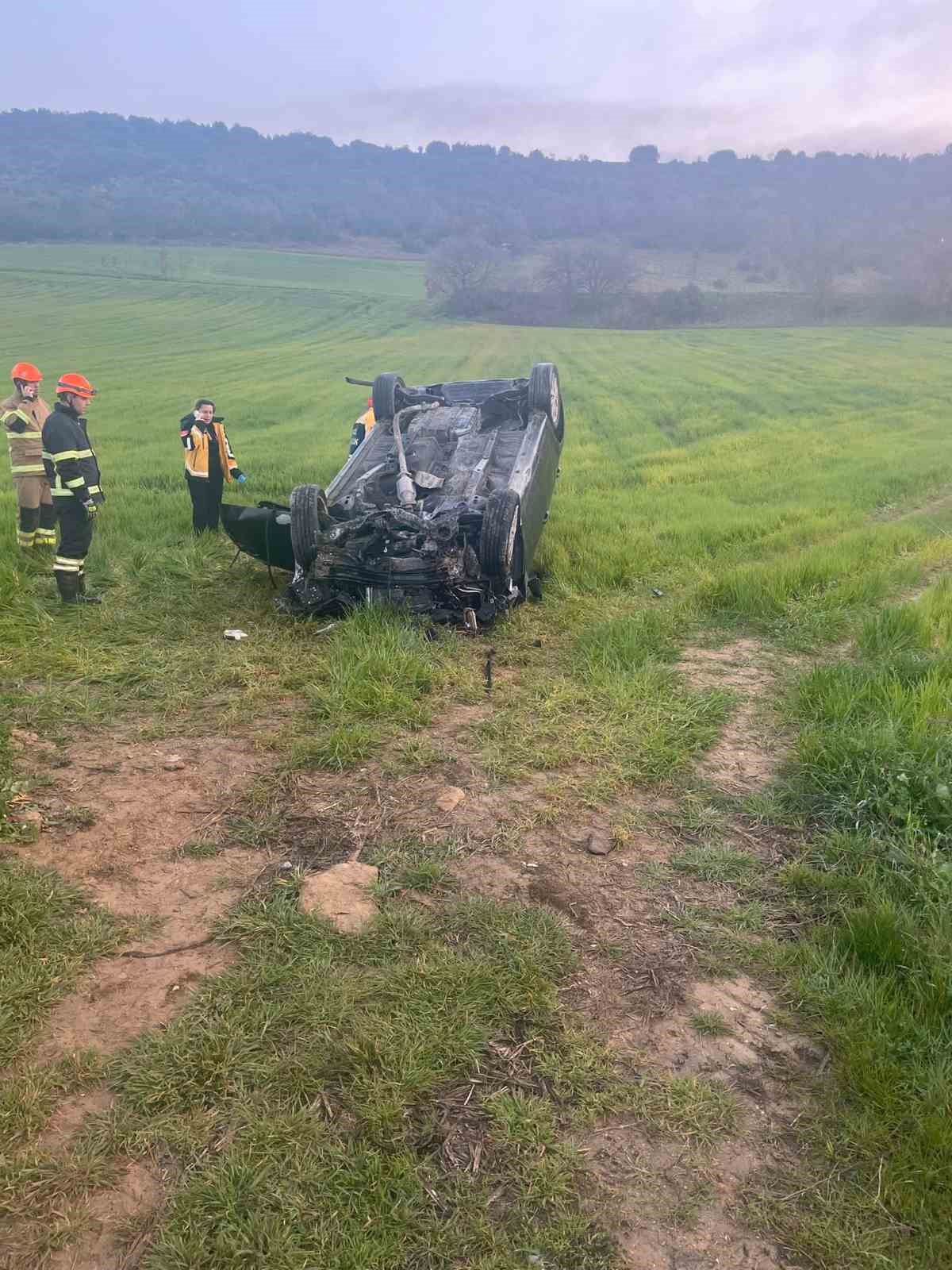edirnede takla atan otomobilin genc surucusu hayatini kaybetti 1 KdiDPwbH