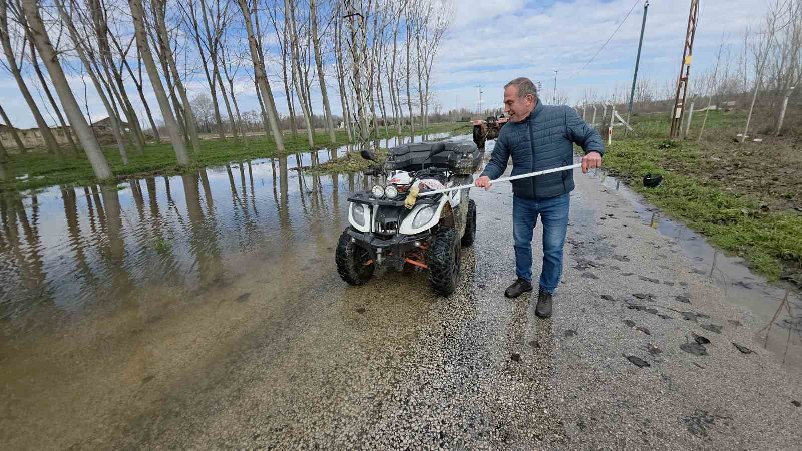 Edirne’de taşkın suları bedava yıkamaya dönüştü: Taşkını fırsata çevirdiler 9 edirnede taskin sulari bedava yikamaya donustu taskini firsata cevirdiler 5 lyCMKZyi