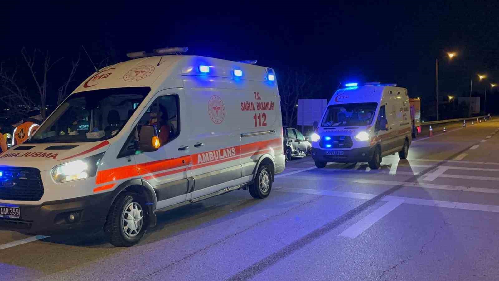 edirnede ters yone giren alkollu surucu kaza yapti 2 yarali 6 5ifROMF6